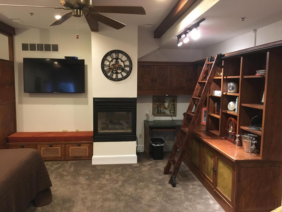 Lake Pointe Inn McHenry Εξωτερικό φωτογραφία